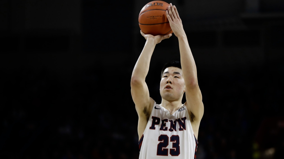 关于广州队发布备战花絮；赛前绝杀压哨；NBA常规赛任务艰巨；训练强度明显提升的信息