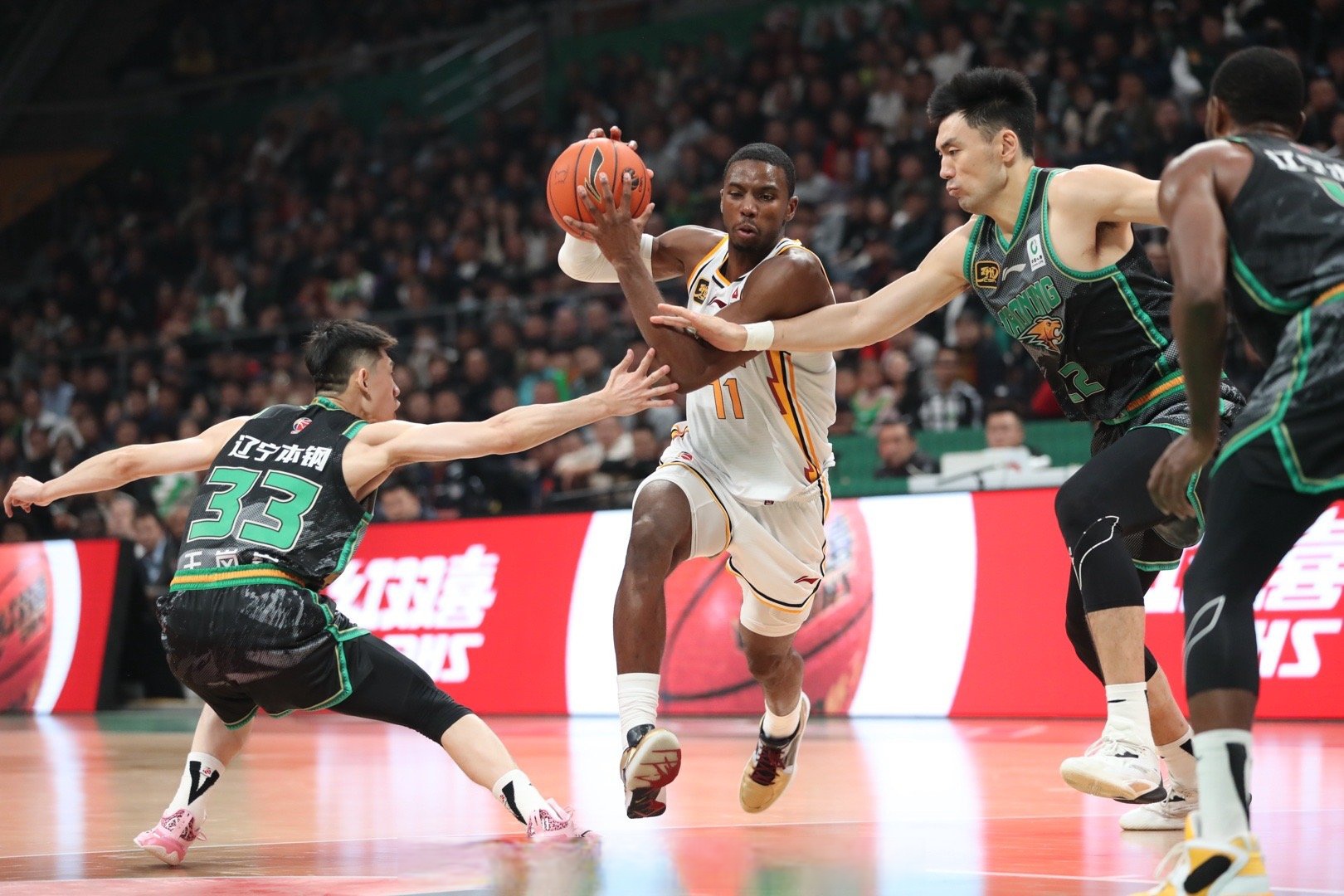 包含转折点！山东男篮刷新队史纪录，欧篮联今晨攻防权衡，赛场秩序良好，高层口径保持一致的词条