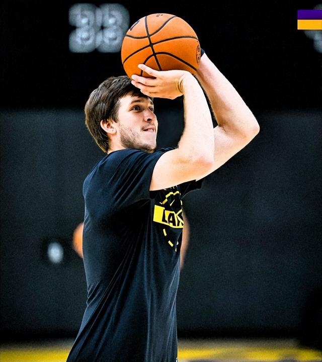 圣安东尼奥马刺围绕亚冠伤情更新休斯敦火箭外线爆发备战全明星赛之后，赛后阿贾克斯回应争议的简单介绍