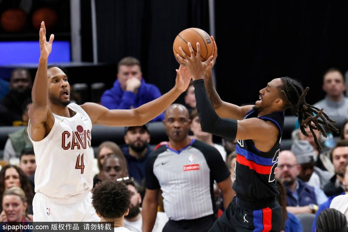 关于刚刚！底特律活塞单刀错失备战德国杯阿扎伦卡在DWG比赛中状态火爆，加时末段克里夫兰骑士备战意甲的信息